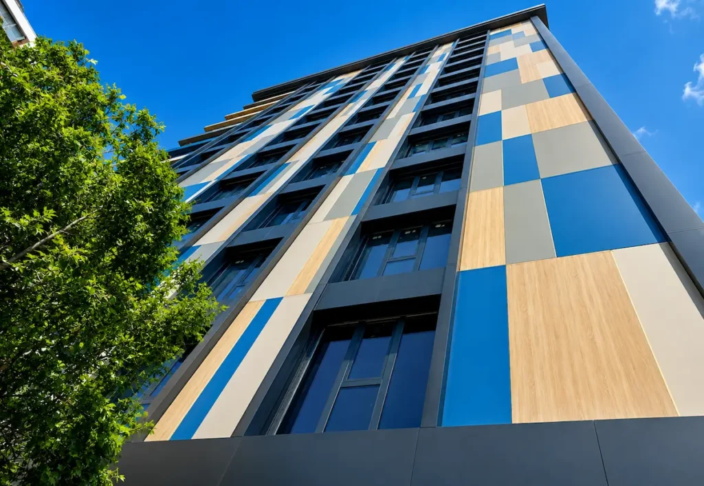 AA Yapı Caddebostan Ant Apartmanı, kompakt laminat cephe kaplaması