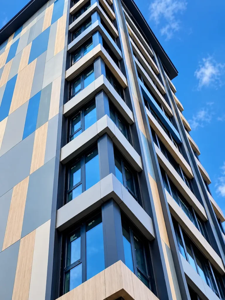AA Yapı Caddebostan Ant Apartmanı, kompakt laminat cephe kaplaması