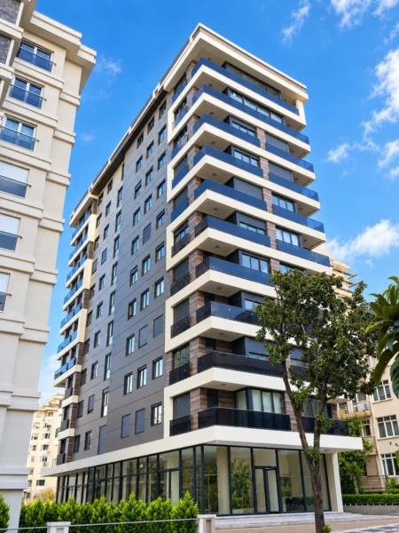 Çolakoğlu İnşaat Uludağ Apartmanı dış cephe kompakt laminat uygulaması - Suadiye