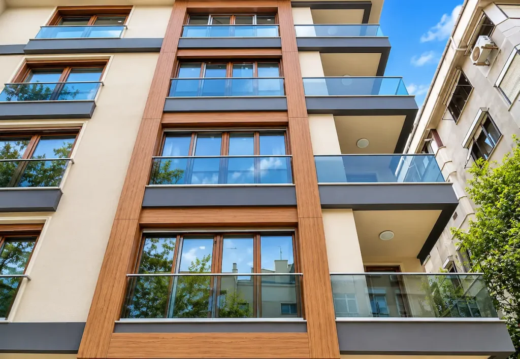 Doğa Yapı I Kırgül Apt. 52 Pruva Yapı Pruva Yapı Doğa Yapı Kırgül Apartmanı dış cephe Resopal kompakt laminat kaplaması.Moda-Kadiköy