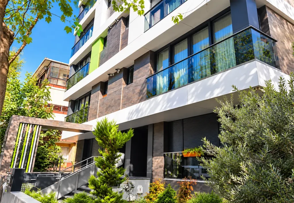 GN Yapı kompakt laminat dış cephe kaplama uygulaması Kozyatağı-İstanbul Kadiköy