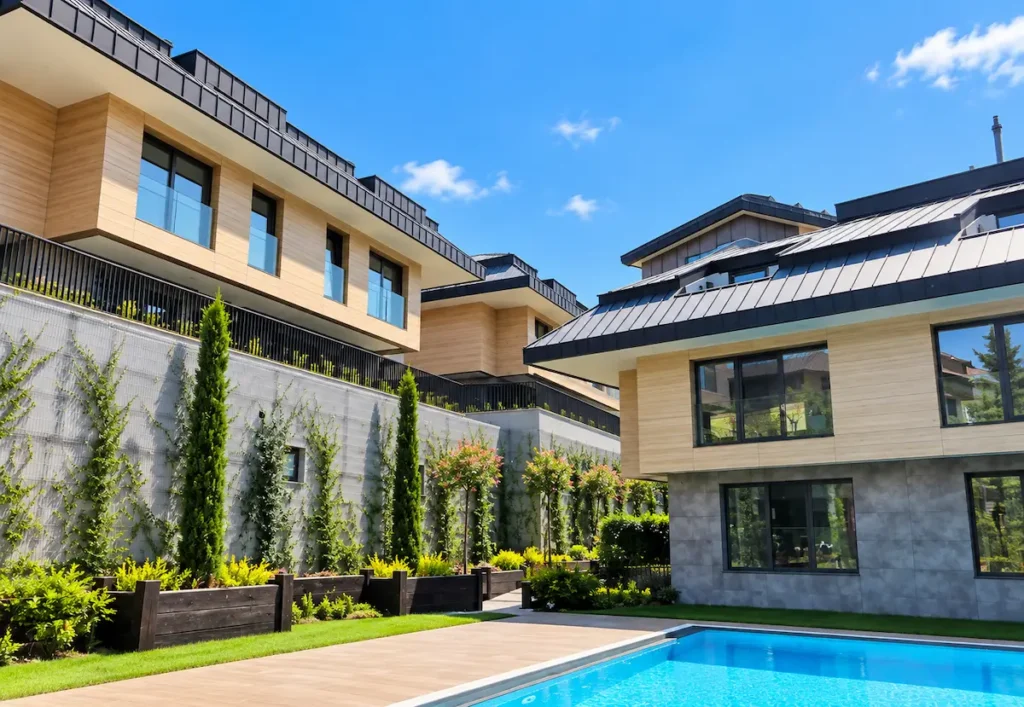 Aker İnşaat Juma Plus villaları Tarabya, dış cephe seramik ve kompakt laminat kaplama uygulamaları