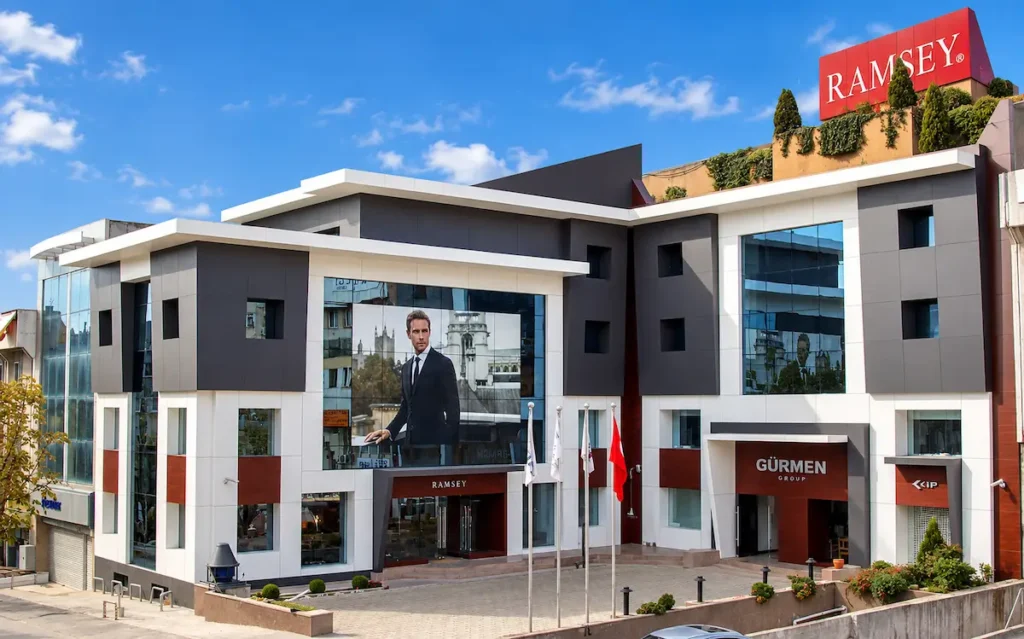 Ramsey Kip GM Binası 68 Pruva Yapı Pruva Yapı Gürmen Group Ramsey Kip Merkez Binası dış cephe kompakt laminat kaplama uygulaması.Merter-İstanbul