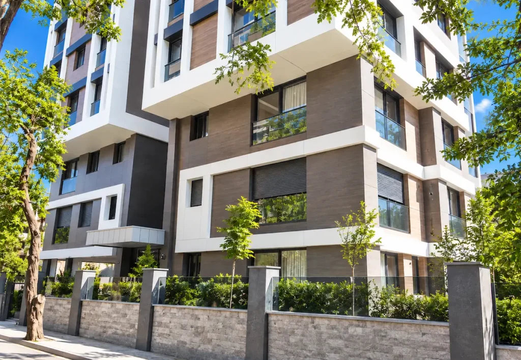 Almis Yatırım Dost Apartmanı Resopal compact laminat cephe kaplama sistemi. Suadiye-Kadiköy-İstanbul