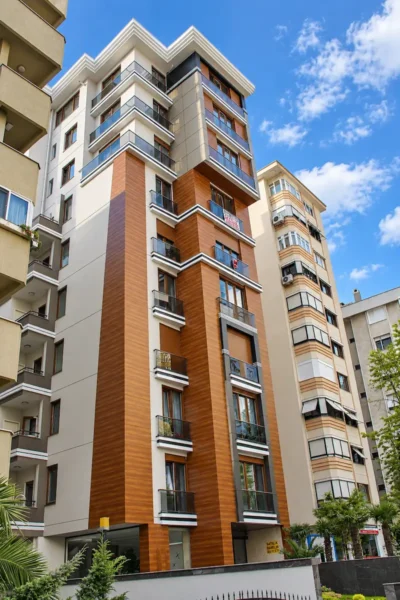 Sağlam Yapı Caddebostan Bağdat caddesi, Ege Apartmanı kompakt laminat cephe uygulaması