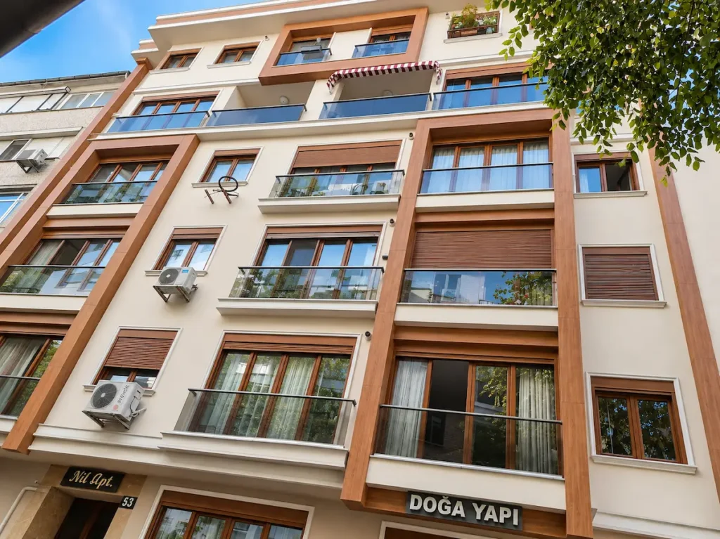 Doğa Yapı I Nil Apt. 60 Pruva Yapı Pruva Yapı Doğa Yapı Nil Apartmanı dış cephe Resopal kompakt laminat kaplama uygulaması.Moda-Kadiköy