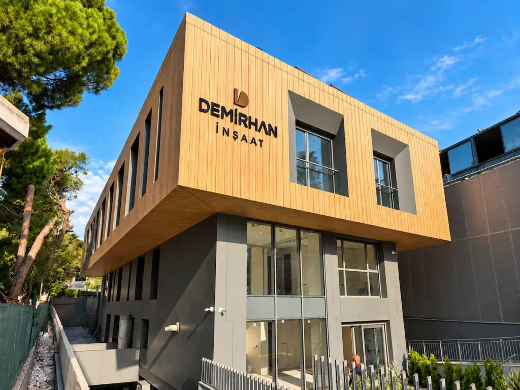 Demirhan İnşaat Fuente Küçükyalı projesi, Trespa kompakt laminat dış cephe kaplama uygulaması